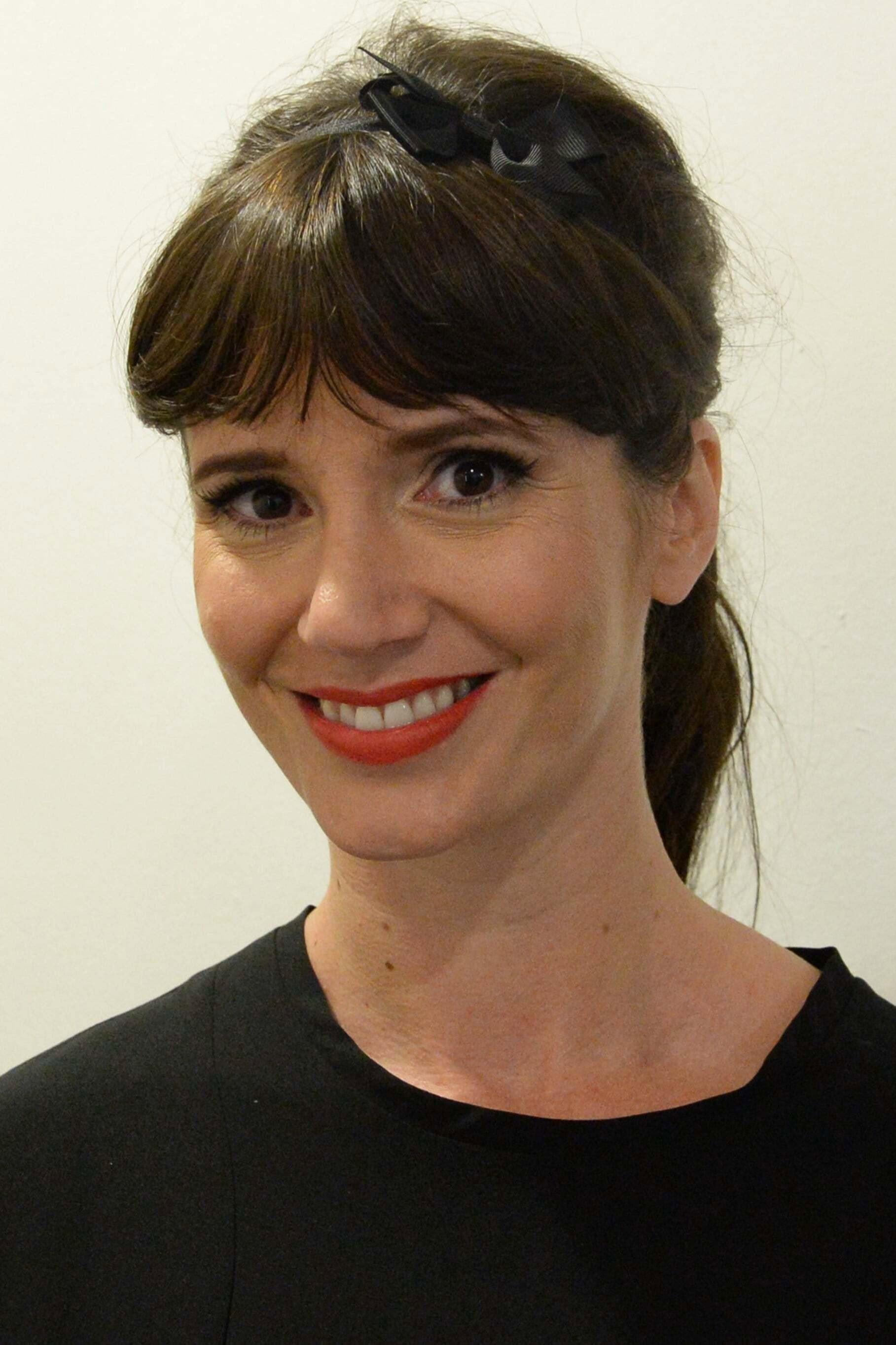 Griselda Siciliani as Nina Peralta y Mara Brunetta in Educando a Nina