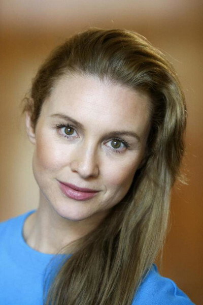 Iva Krajnc Bagola as Zala in The Angel in the Wall