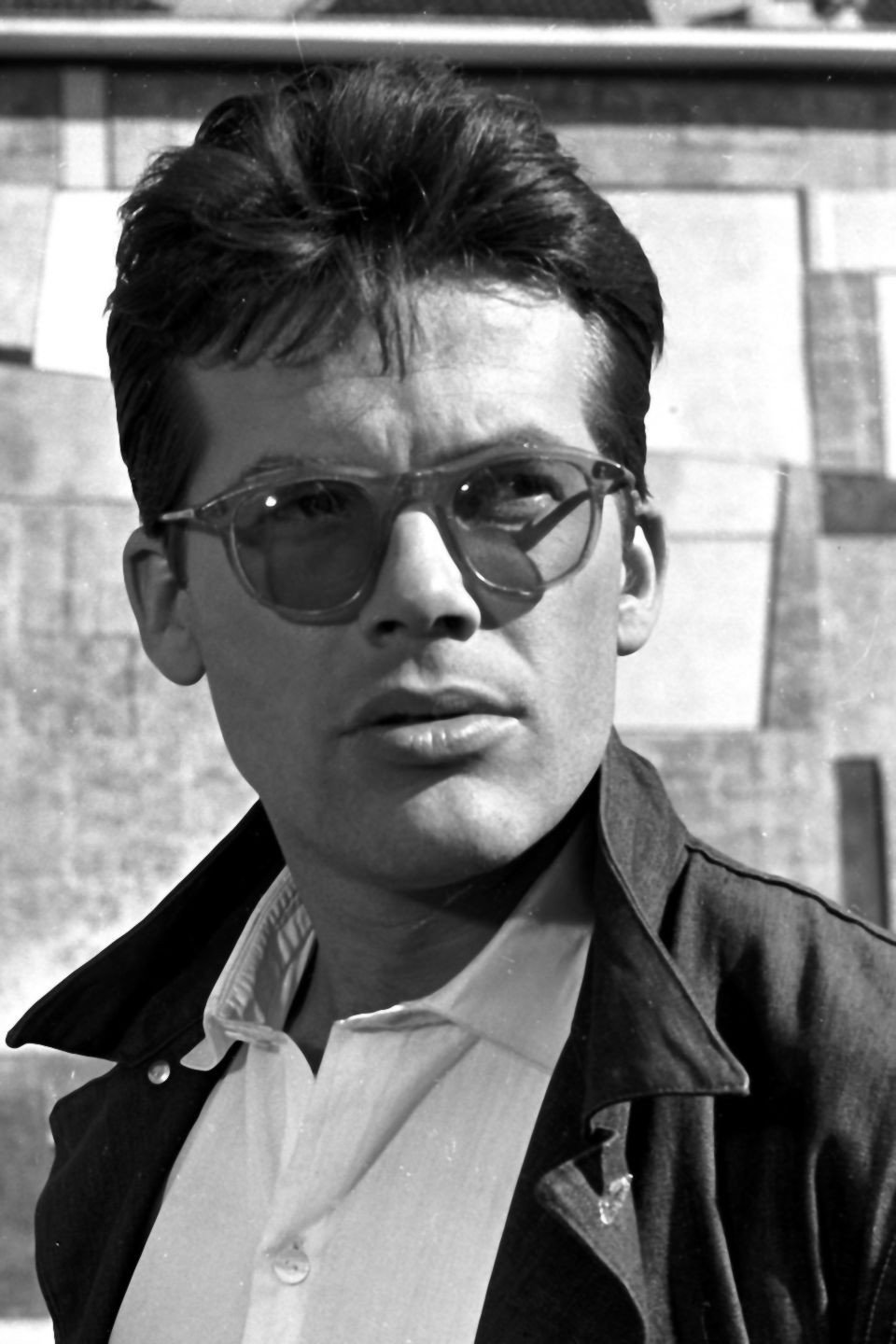 Zbigniew Cybulski as Famous actor in Goodbye to the Past