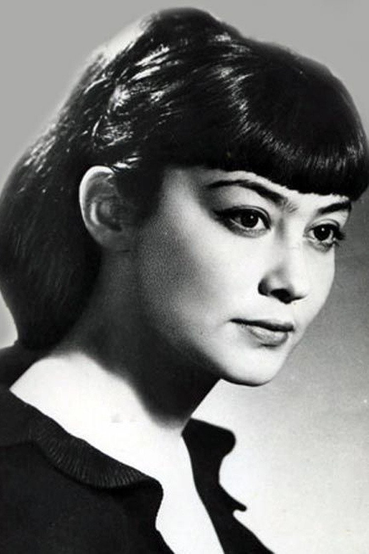Земфира Цахилова as Tonya in Two Tickets for a Daytime Picture Show