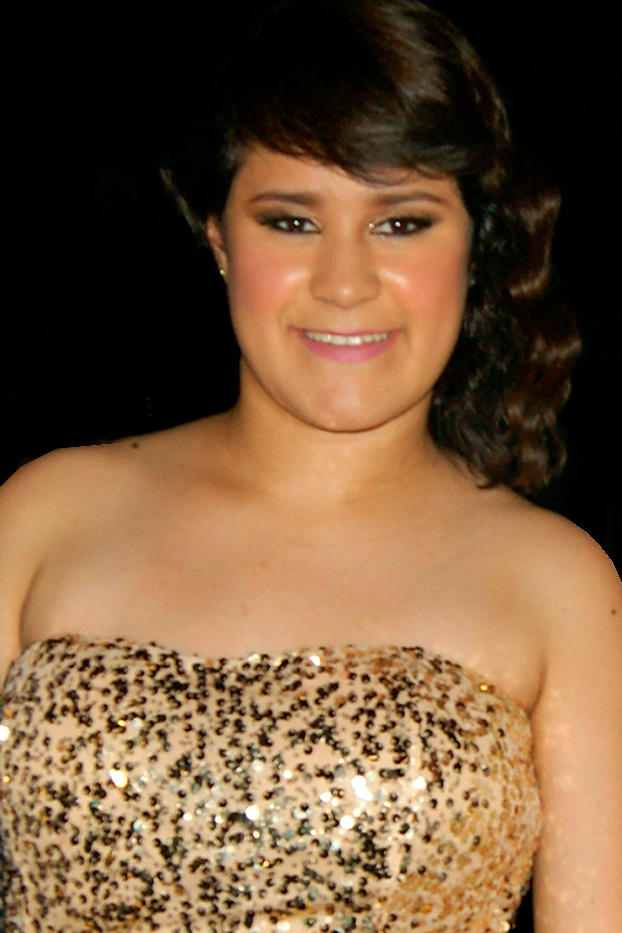 Fernanda West as Alejandra in Cascarita de plátano