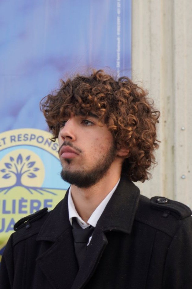 Diego Gomes as Elias Perreira in Échos Mortels