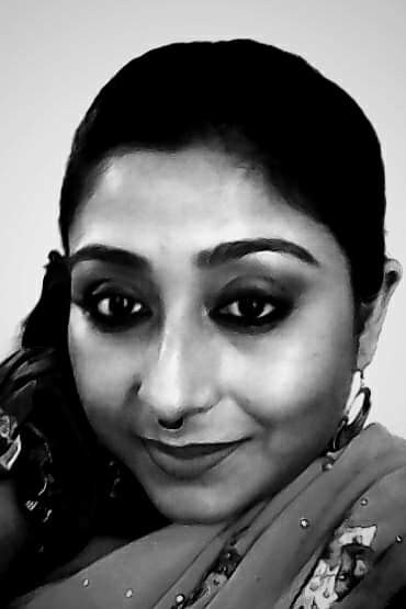 Pinky Banerjee as Maid Ratna in Kacher Manush