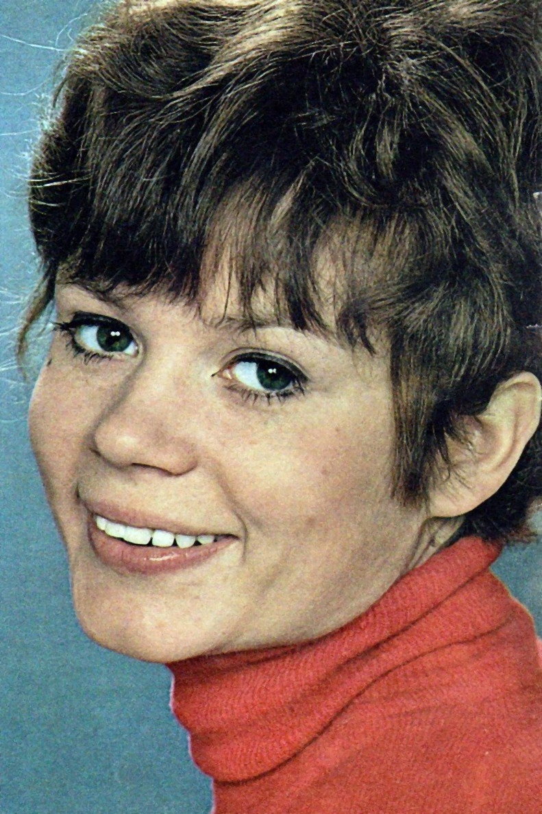 Catherine Lafond as Eole in Clémentine