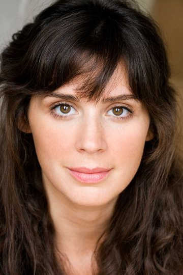 Ginnie Watson as Maureen in Van Gogh in Love