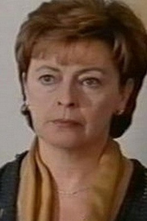 Serena Spaziani as Mamma di Sandra in Comunque mia
