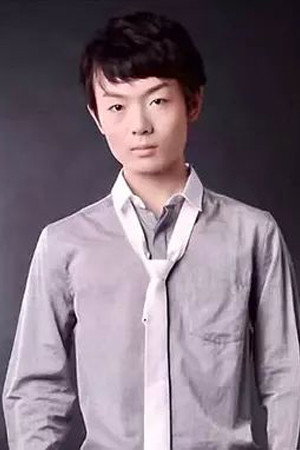 張博恆 as Little General (voice) in White Snake