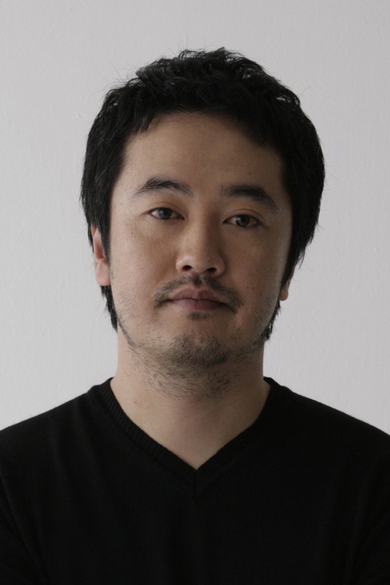 赤堀雅秋 as Takashi in Journey to the Shore