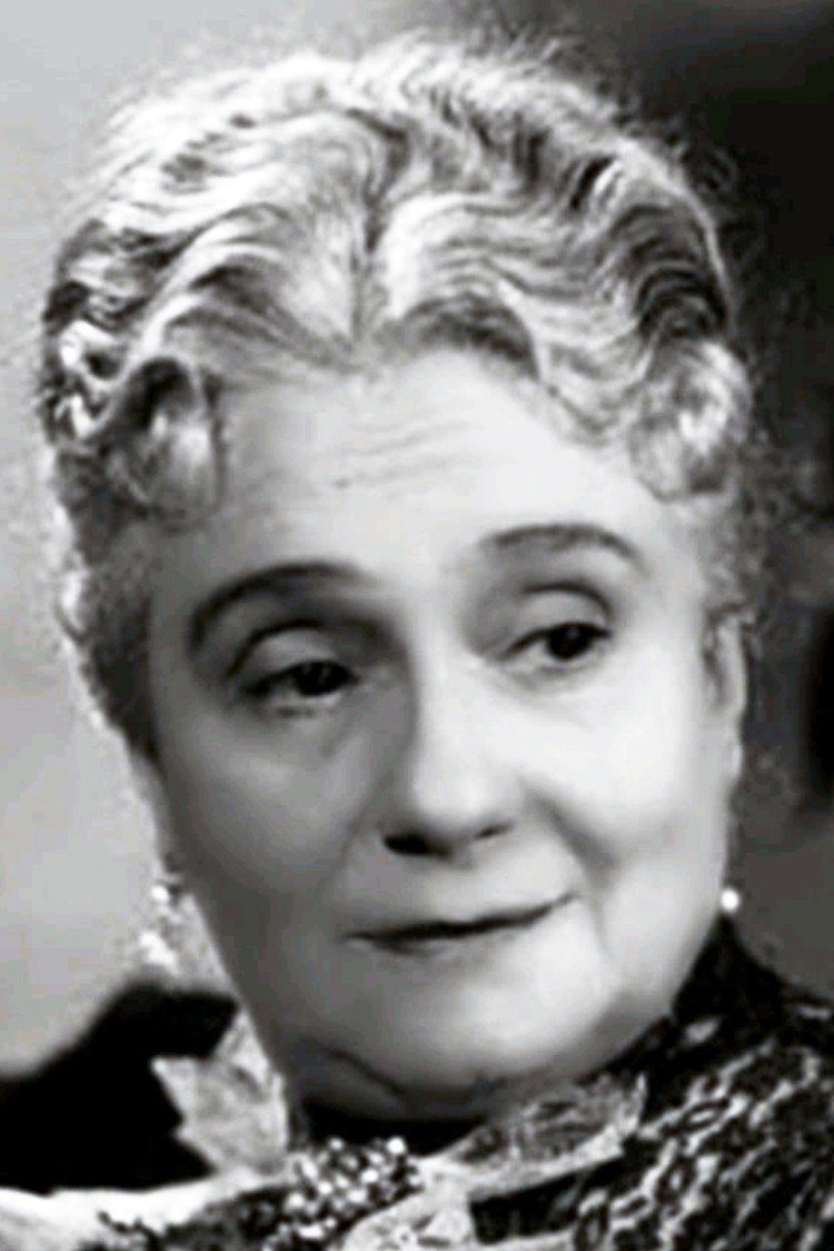 Angelina Pagano as Doña Rosario Olmos de Requena in Eclipse de sol