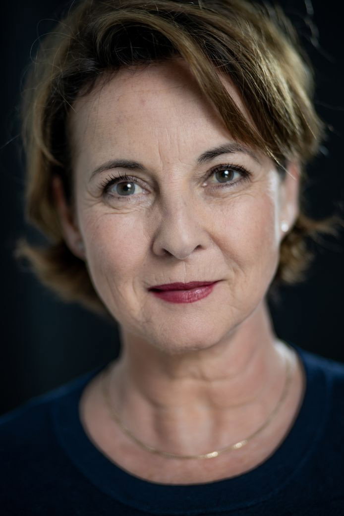 Anne-Mieke Ruyten as Grobelia in TiTa Tovenaar De Musical