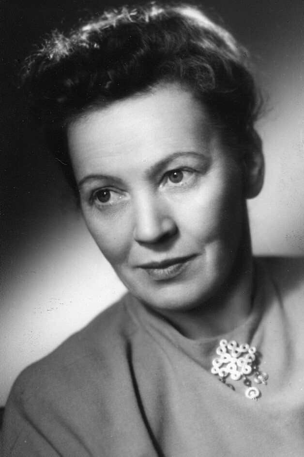 Aino Lohikoski as Mari in Sylvi