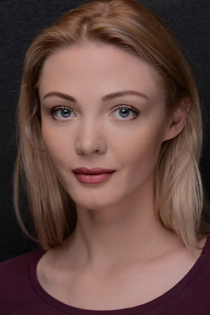Елена Волхонская as Olga - prodavets in Raya Knows Everything