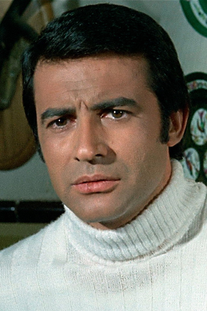 Víctor Barrera as Inspector in The Specter of Terror