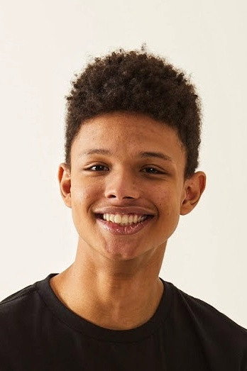 Anderson Lima as Self - Contestant in Fuja Se For Capaz