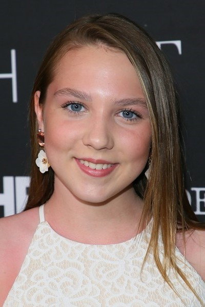 Isabelle Nélisse as Jenny (13 Years) in The Tale