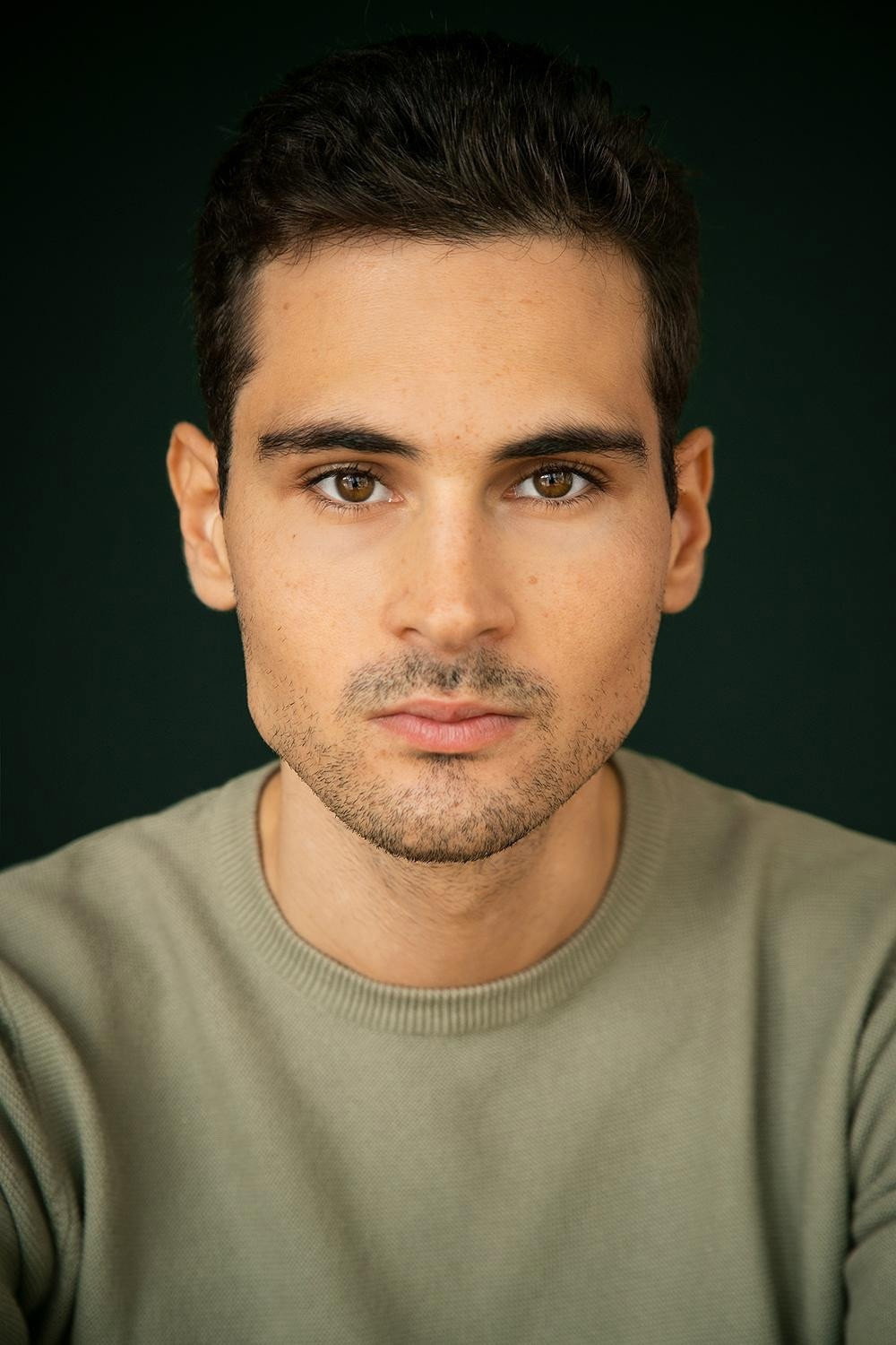 Filipe Amorim as André in Deluge