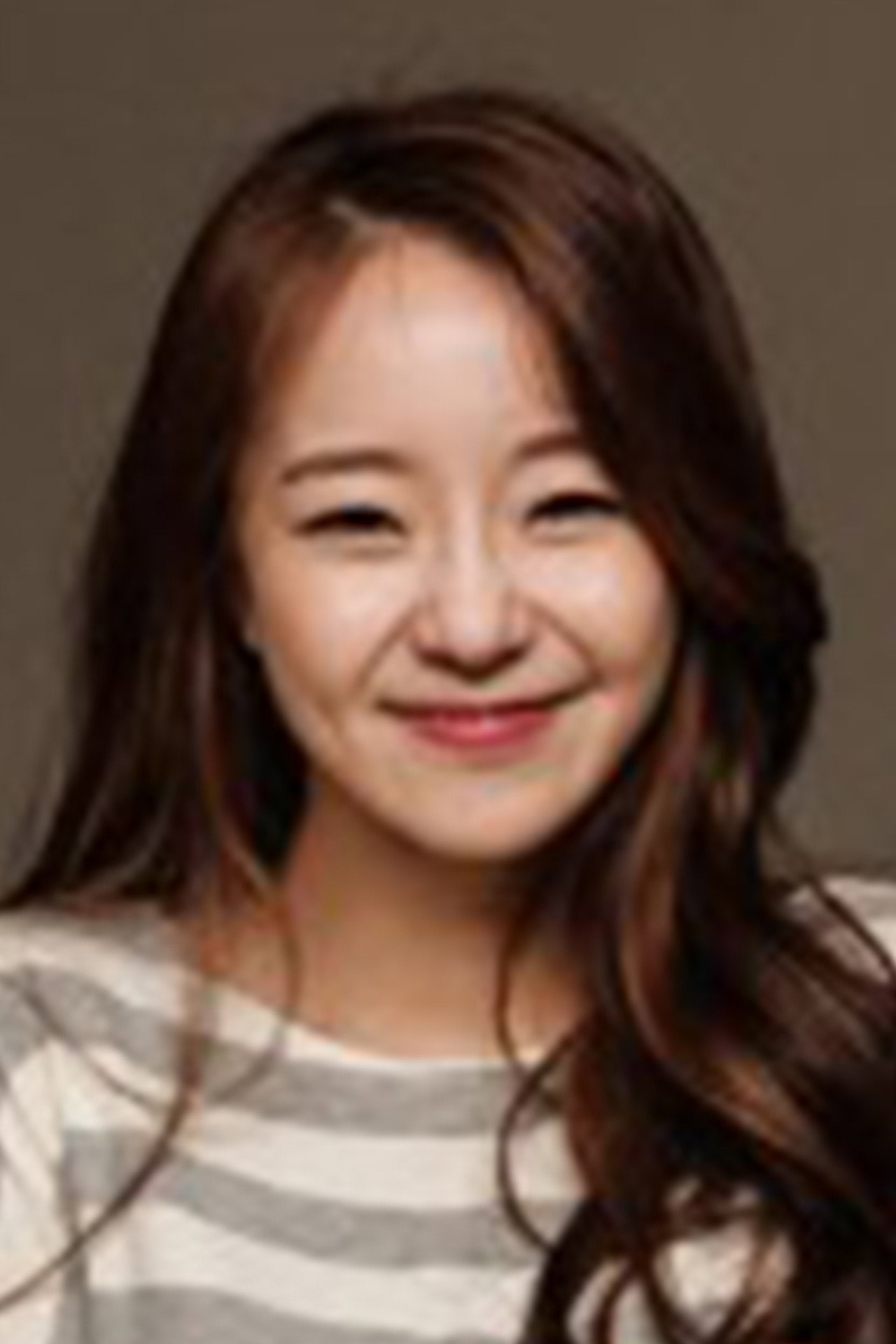 문희라 as Moon Ah-jeong in Mother