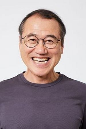 김정수 as executive director Min in Blowfish