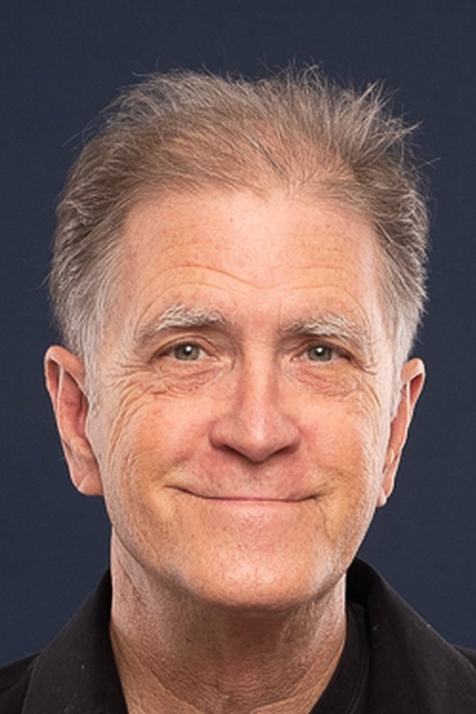Allan Havey as Self in Comedian