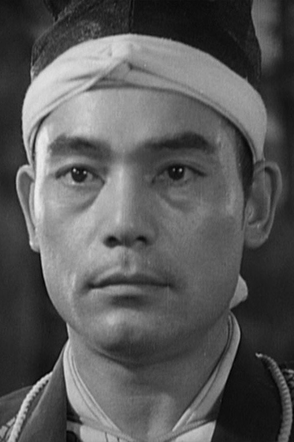 藤田進 as General Hyoe Tadokoro in The Hidden Fortress