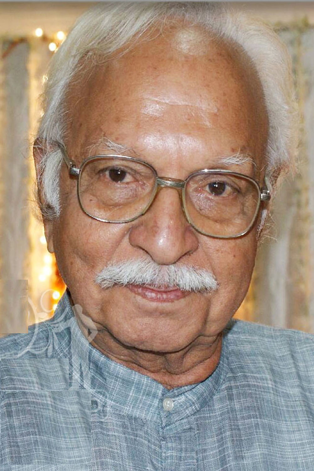 Rammohan Sharma as John (as Ram Mohan) in Gaddaar