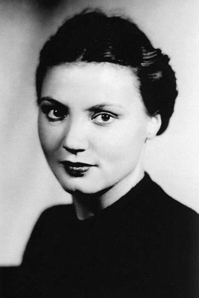 Нина Никитина as Antilope (voice) in The Golden Antelope