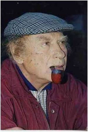 Badri Hassoun Farid as مسيو بومارشيه in Babel habibiti