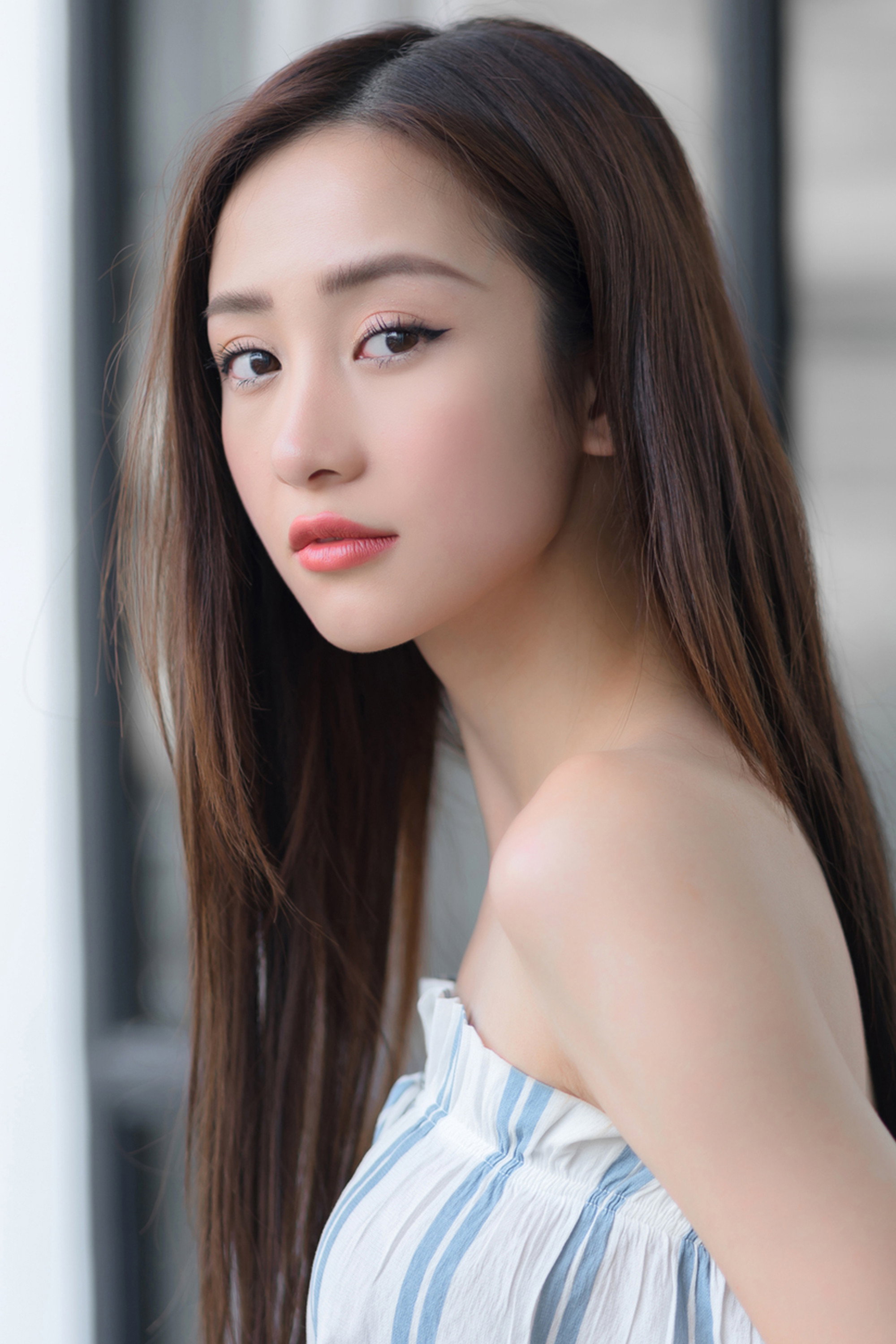 Jun Vũ as Tuyết Anh in Go-Go Sisters