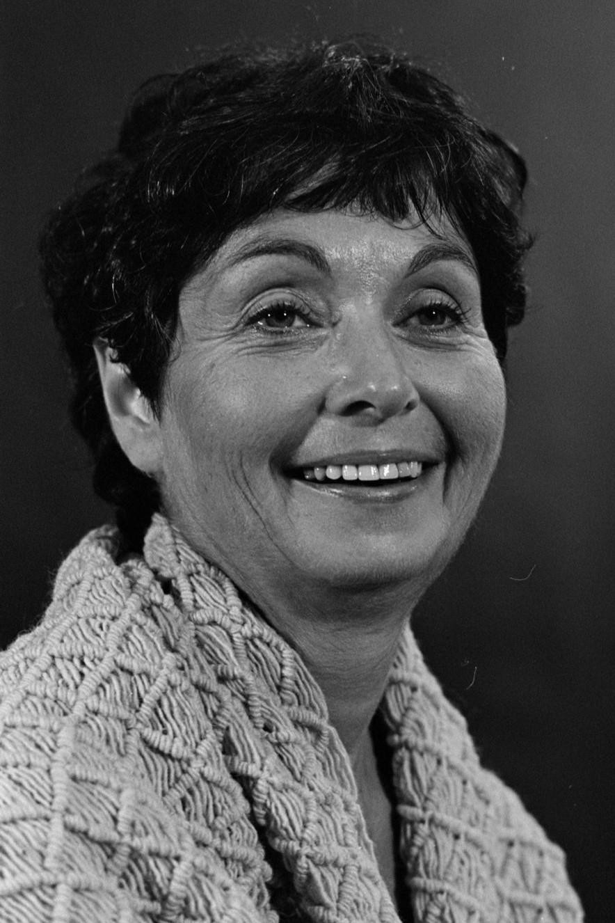 Kim Yaroshevskaya as Grand-mère in Passe-Partout