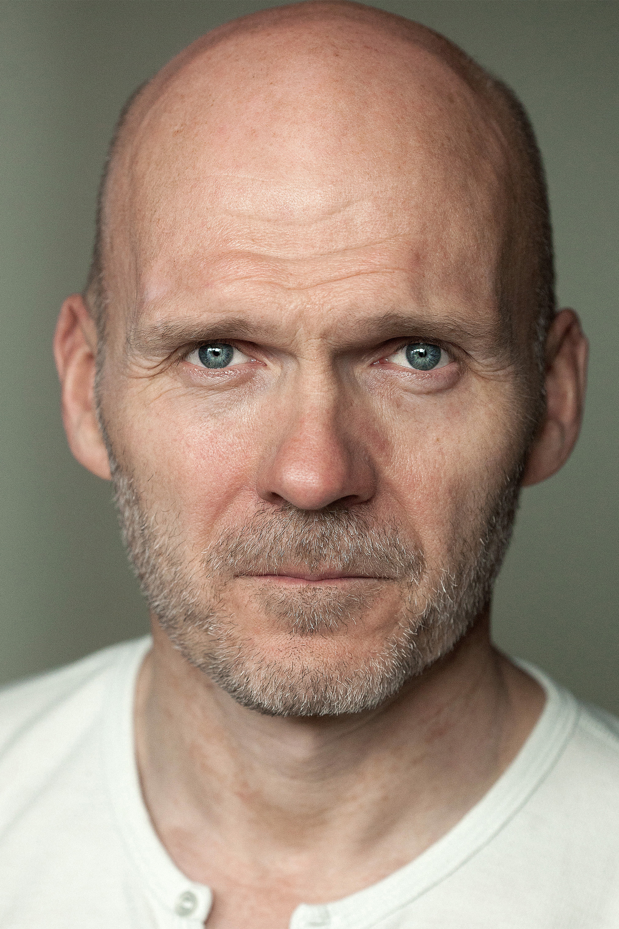 Barry Aird as Bezz in Dungeons & Dragons: The Book of Vile Darkness