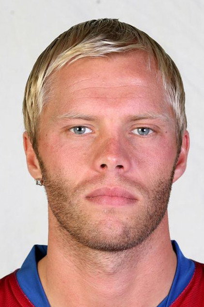 Eiður Guðjohnsen as Self in Chelsea FC - Season Review 2001/02