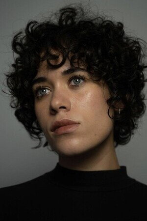 Umi Myers as Billie Cassidy in Dope Girls