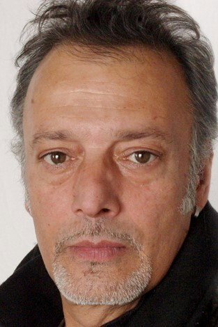 José Maya as Tato in Chely
