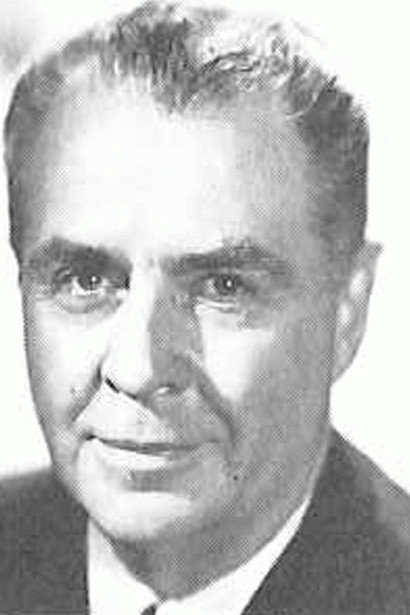 Walter Klavun as Warden in Fright