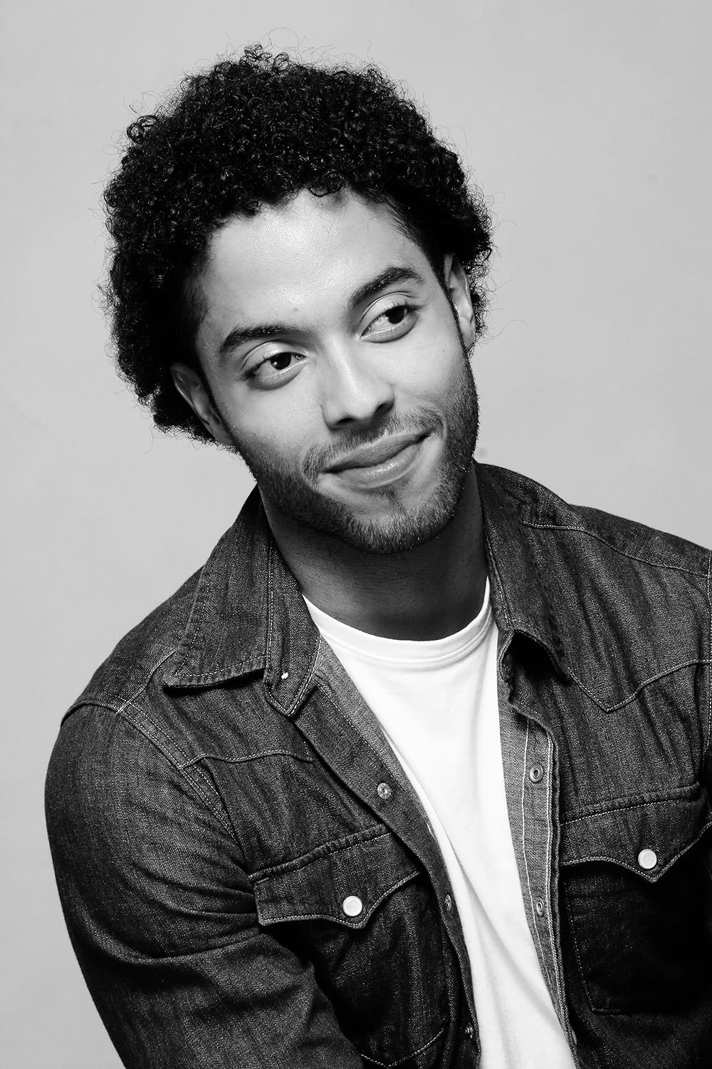 Sergio Herrera as Joaquín Mosquera (Young) in Love of My Life