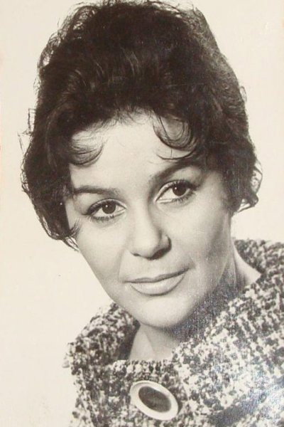 Branka Mitić as Lula in Shared Apartment