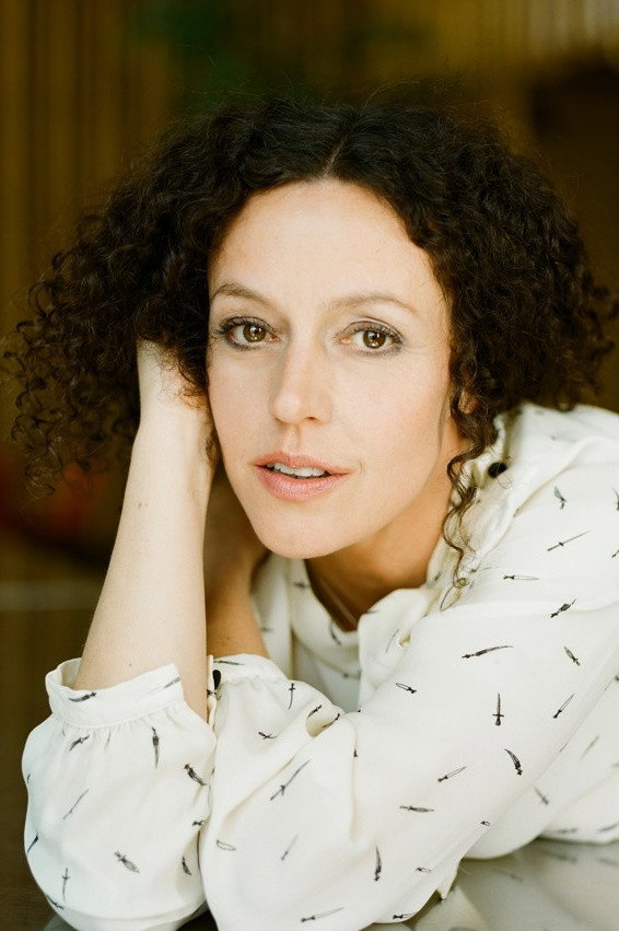 Maria Schrader as Ariadne in Parallel Me