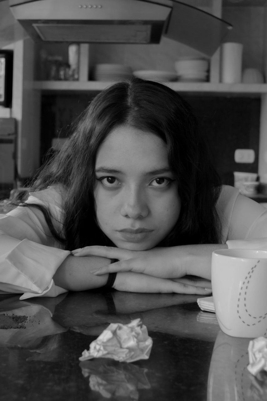 Mariana Ramírez as herself in Duelo