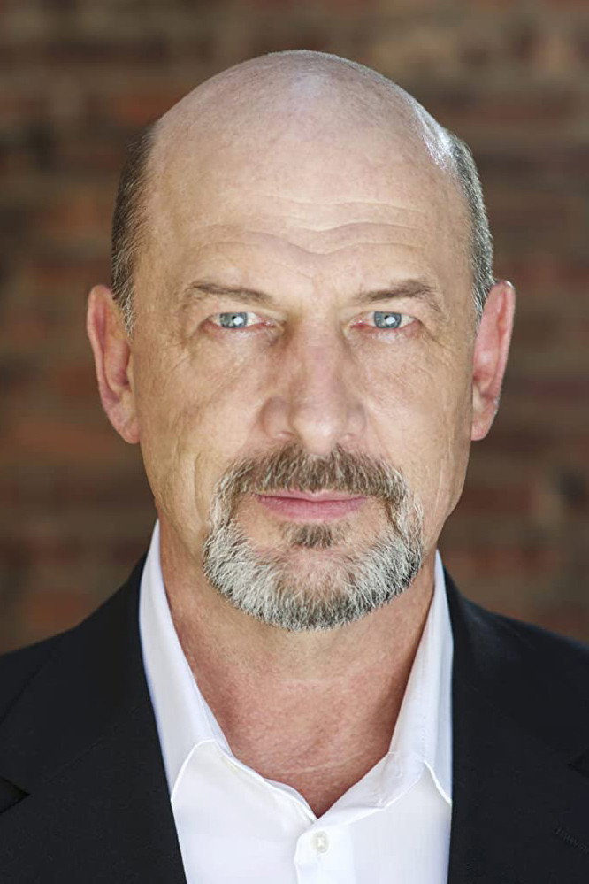 Gys de Villiers as James "Patat" Pienaar in Iemand Om Lief Te Hê