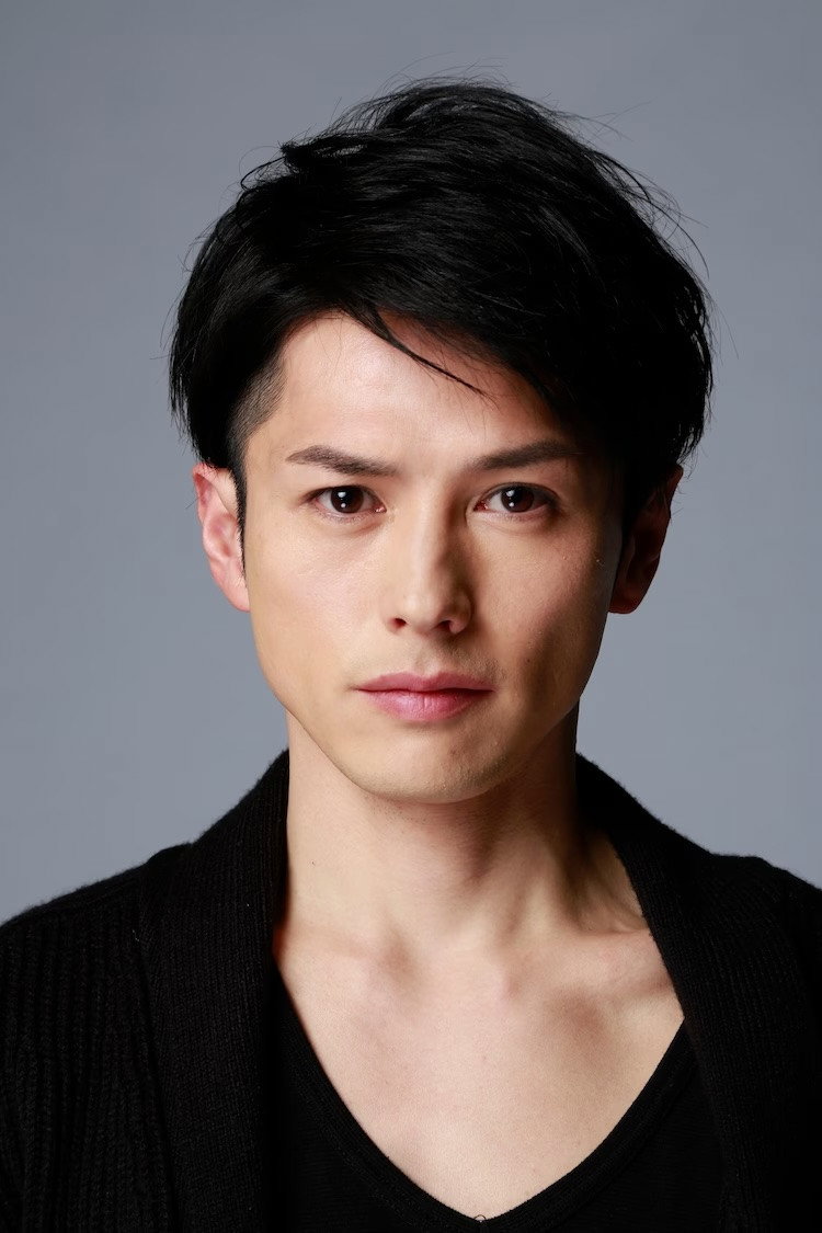 松尾敏伸 as Minataka in Fly, Daddy, Fly