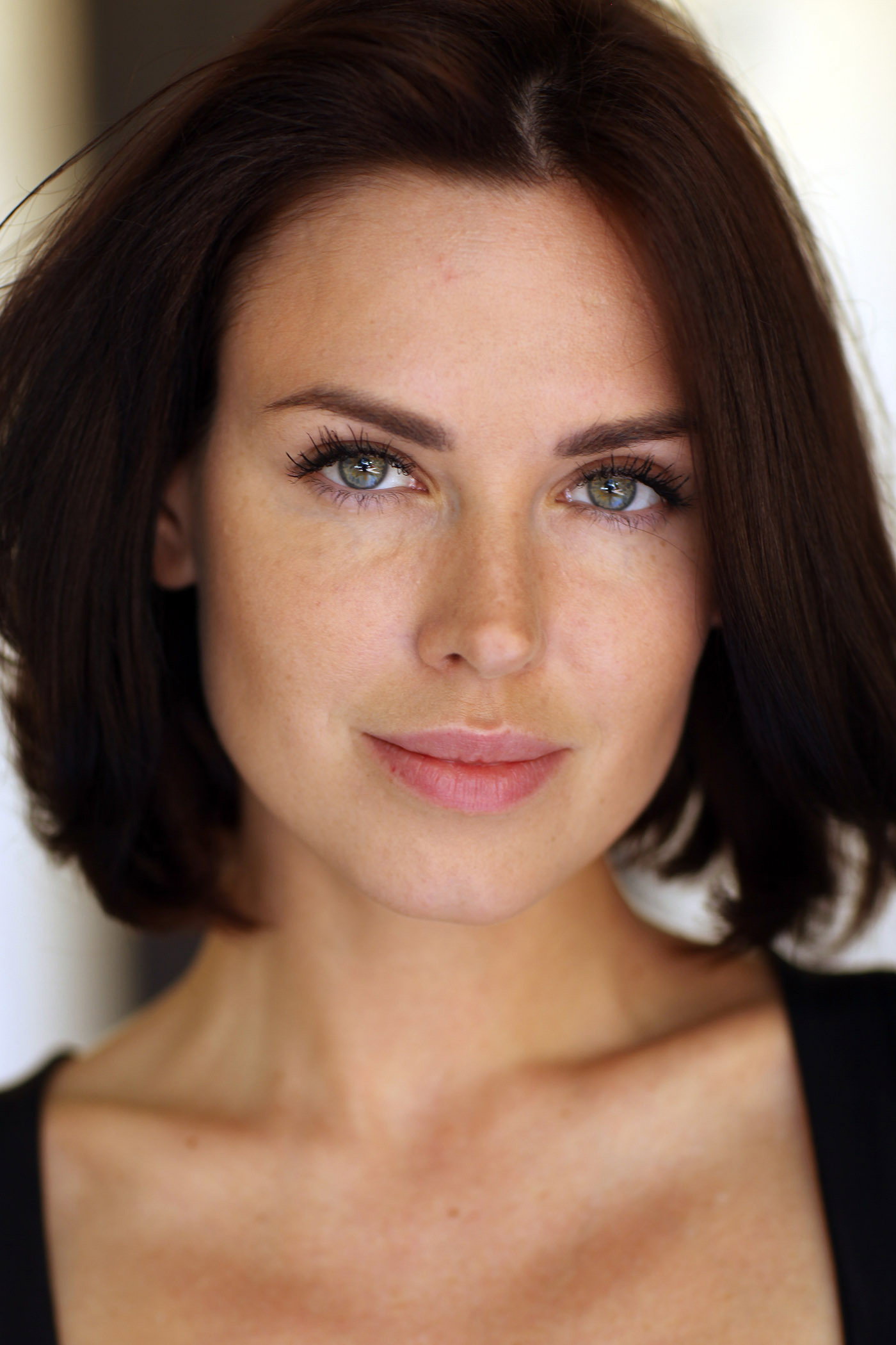 Irina Antonenko as Alyena Gromova in Корабль