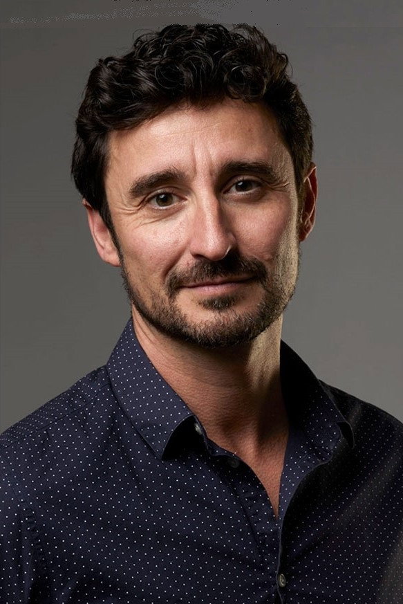 Sergio Matamala as Abel in La ruïna