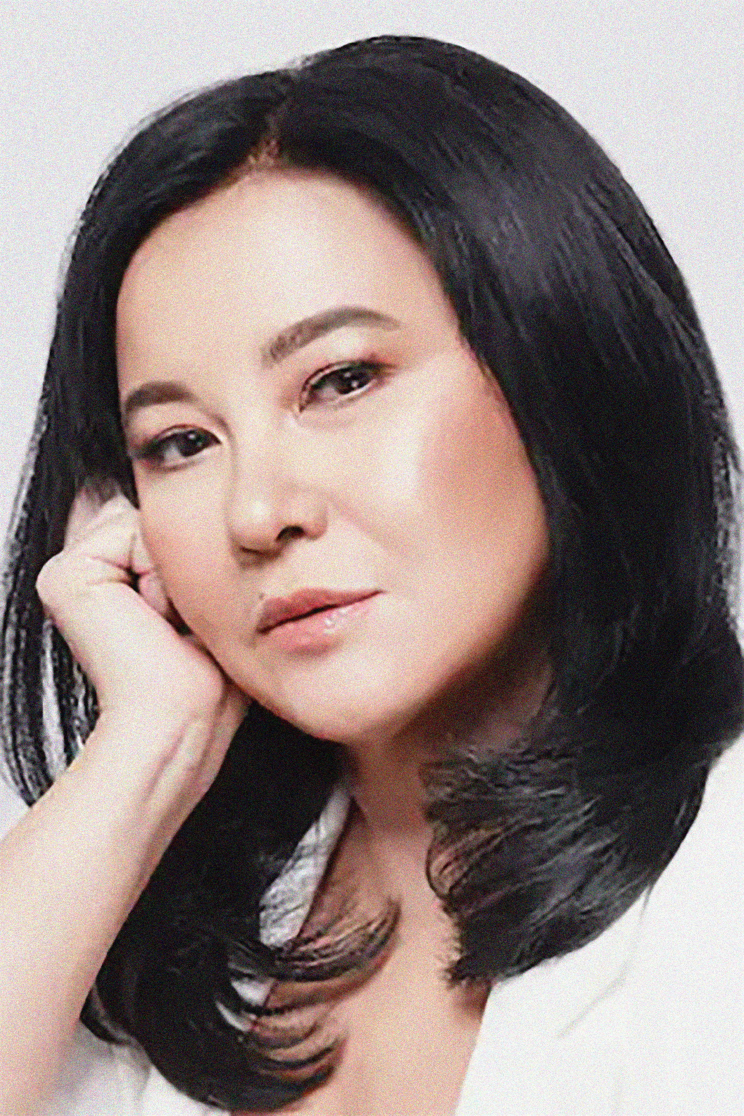 Lorna Tolentino as Janice Alvaro-Reyes in Pahiram ng Sandali