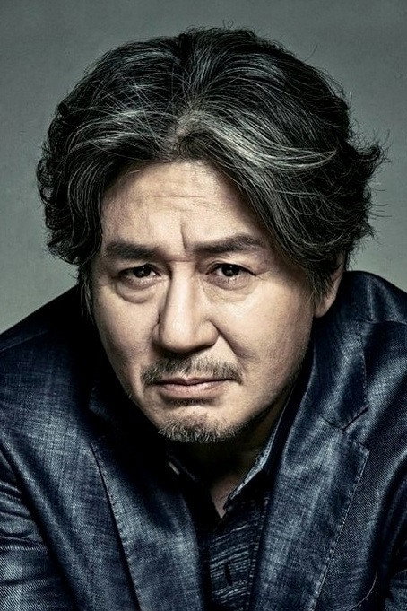 최민식 as Oh Dae-su in Oldboy