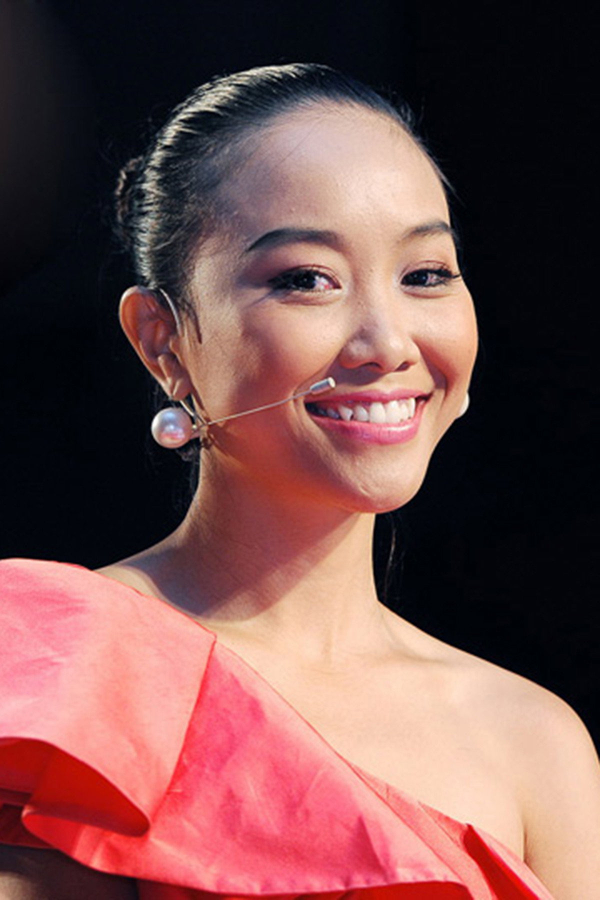 Đoan Trang as Self - Judge in Dancing with the Stars Vietnam
