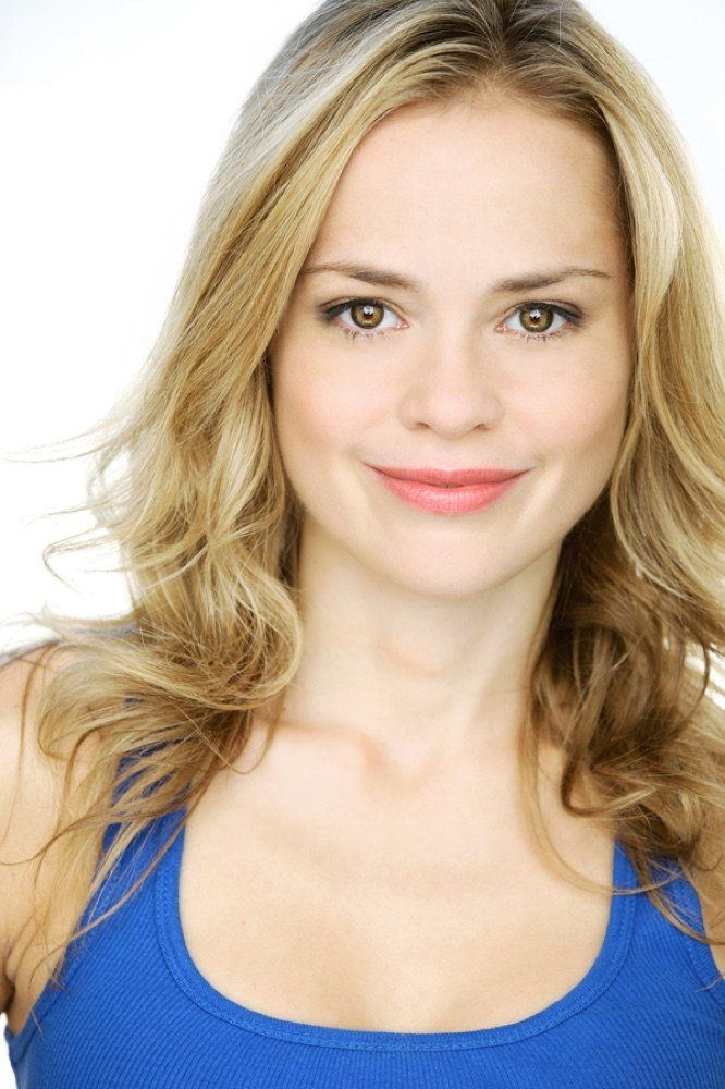 Betsy Beutler as Darcy Crenshaw in Moments of Youth