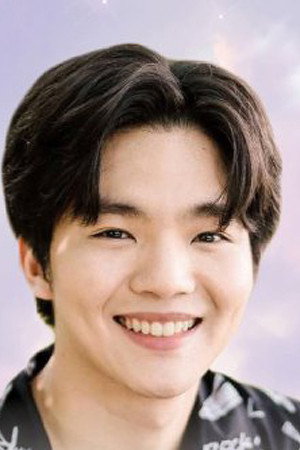 Chanwut Kwanmongkolcharoen as Decha Anant in Allure of the Siren