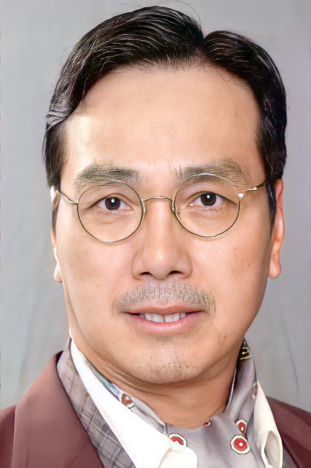 伍衛國 as 周天铭 in Jaws