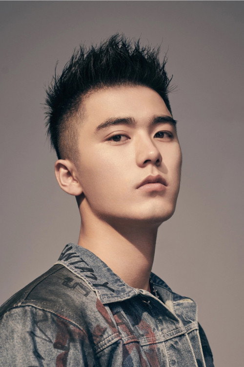 Liu Yichang as Zhao Chenyi / Wang Chenyi / Ji Huan in Catch Up My Prince