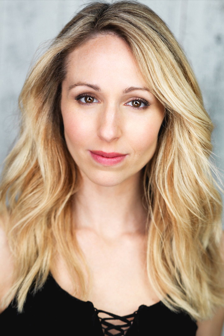 Valynn Turkovich as Jen in Cheat